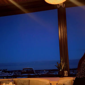 Meet your Posher, Ayan